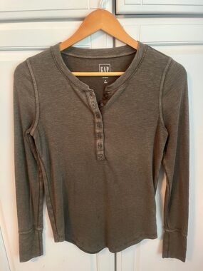 GAP Olive Waffle Henley Top